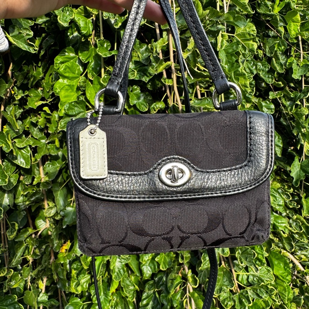 Vintage Coach Mini Legacy Signature C Crossbody Wallet.